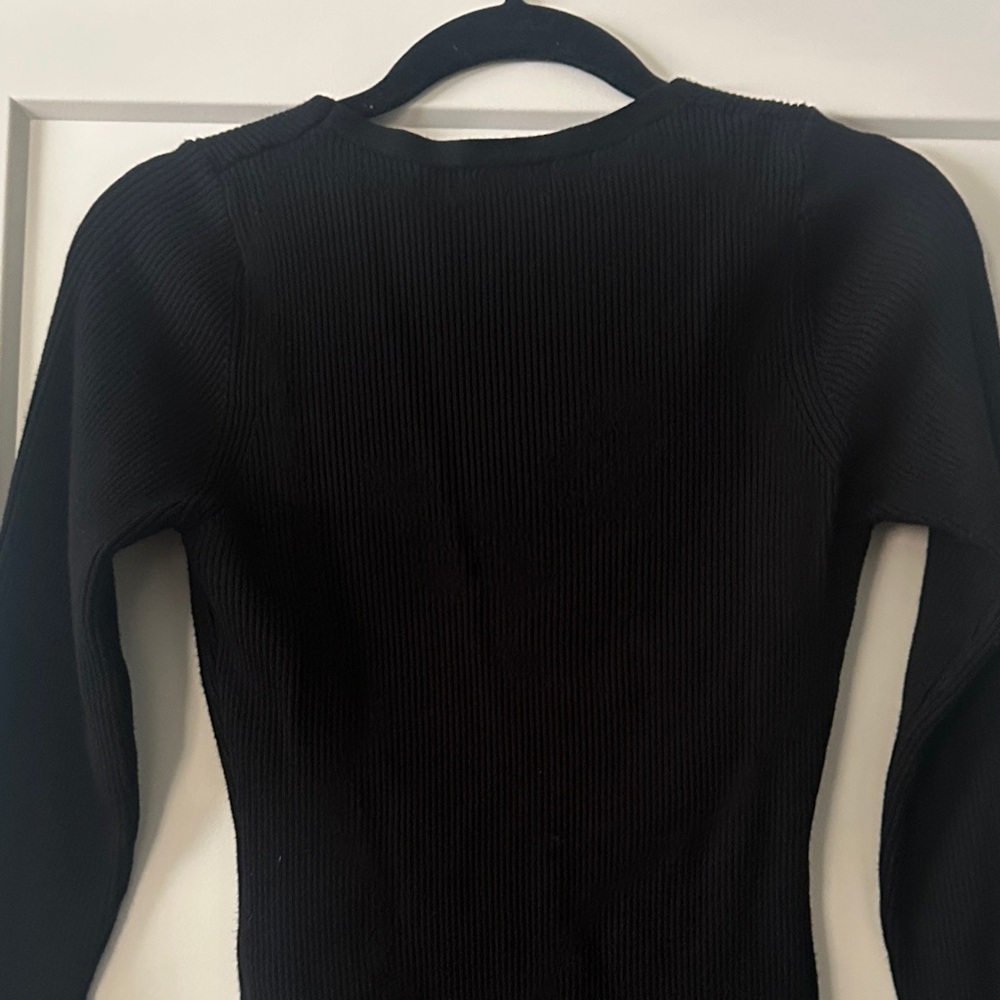 House of Harlow Black Deep V-Neck Bodysuit - Picture 5 of 6